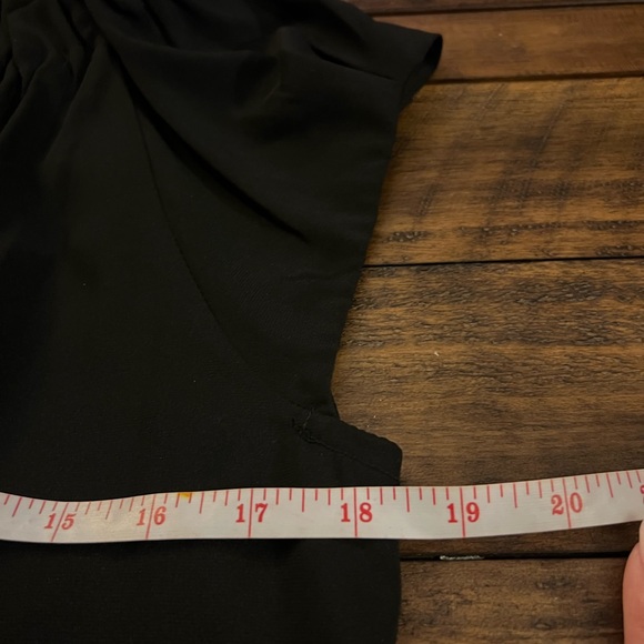 Express Black Ruffled Sleeveless Blouse - Picture 5 of 7